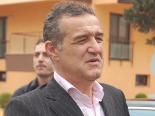 Becali, atac dur la adresa lui Iliescu: 